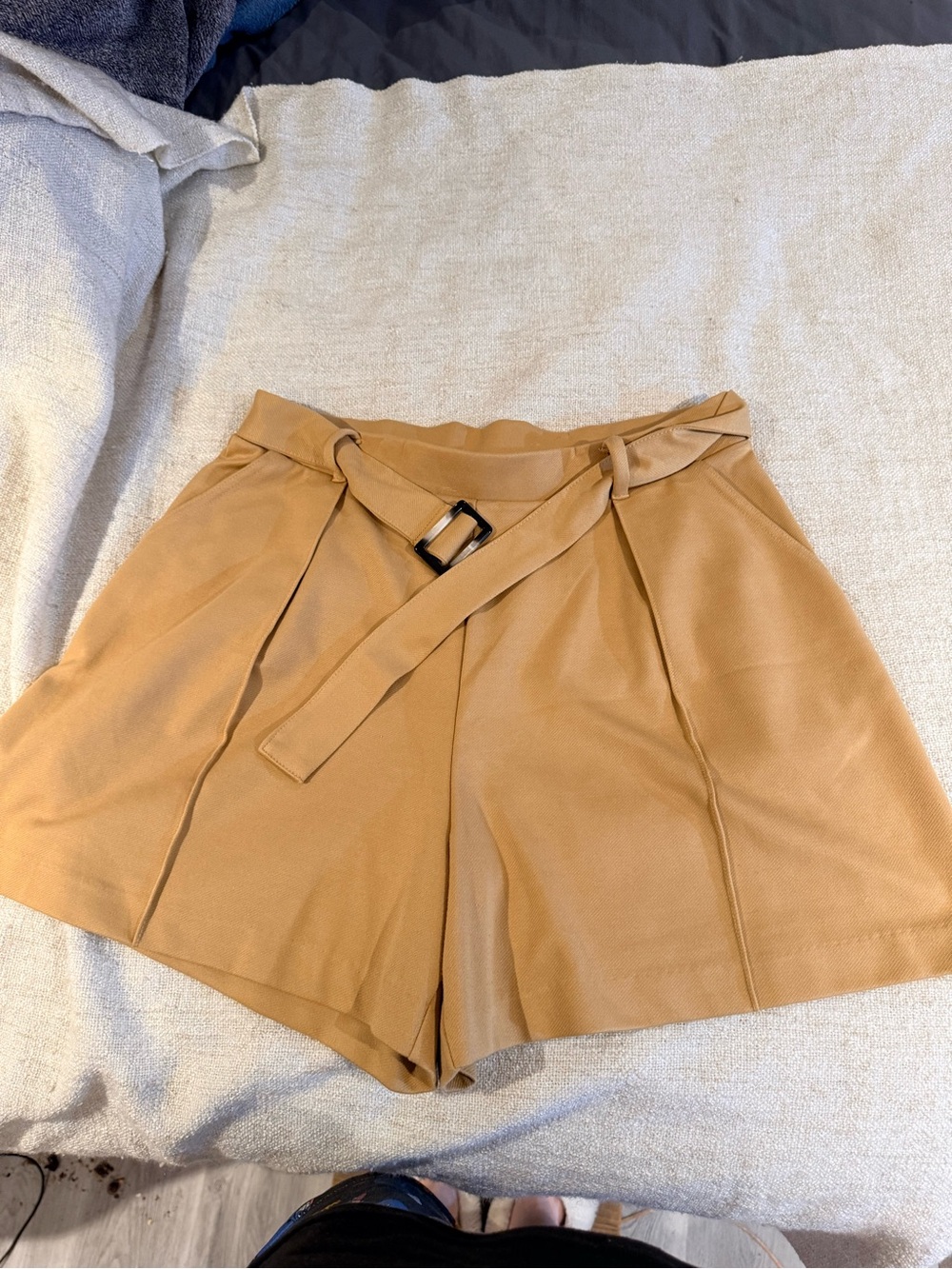 H&M Camel Tan High Waisted Belted Tailored Shorts Large